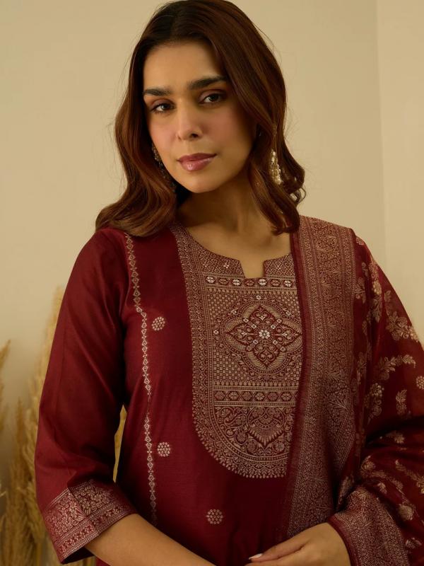 VP 9781 R Noor-e-Red  Classic Kurta Set